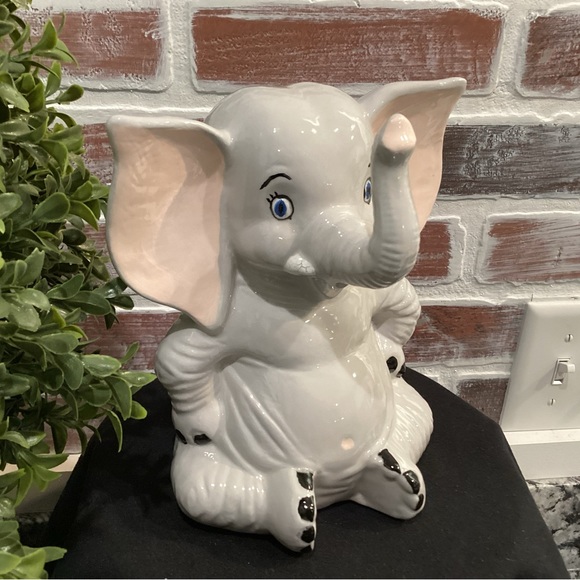 Vintage Ceramic Crafted Elephant - 1984 - Great Condition - Cute Decor Item - Picture 2 of 12